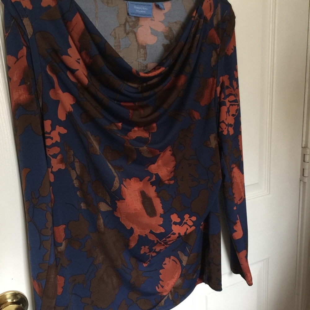 Vera Wang simply Vera nature print top